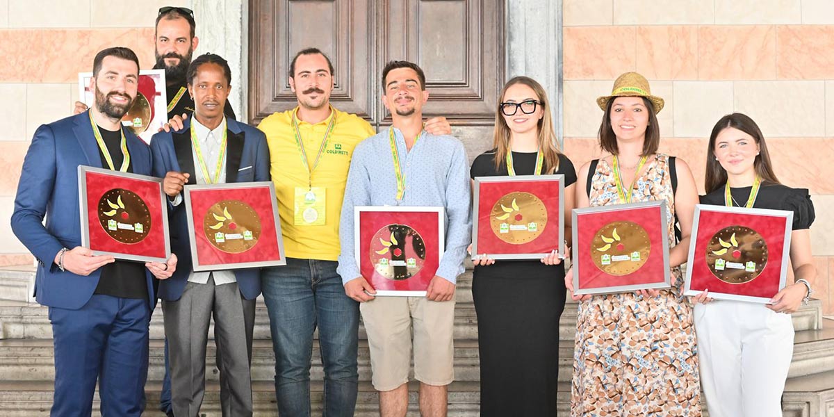 Gin d’ulivo, mirtilli inclusivi e cipolle da indossare: l’agri-genialità premiata da Coldiretti